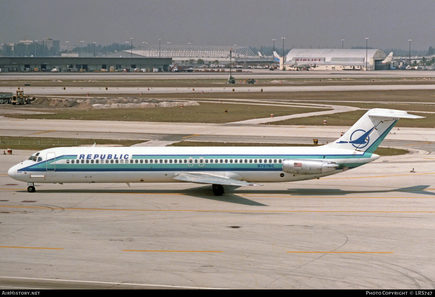 Aircraft Photo of N767NC | McDonnell Douglas DC-9-51 | Republic Airlines | AirHistory.net #302298
