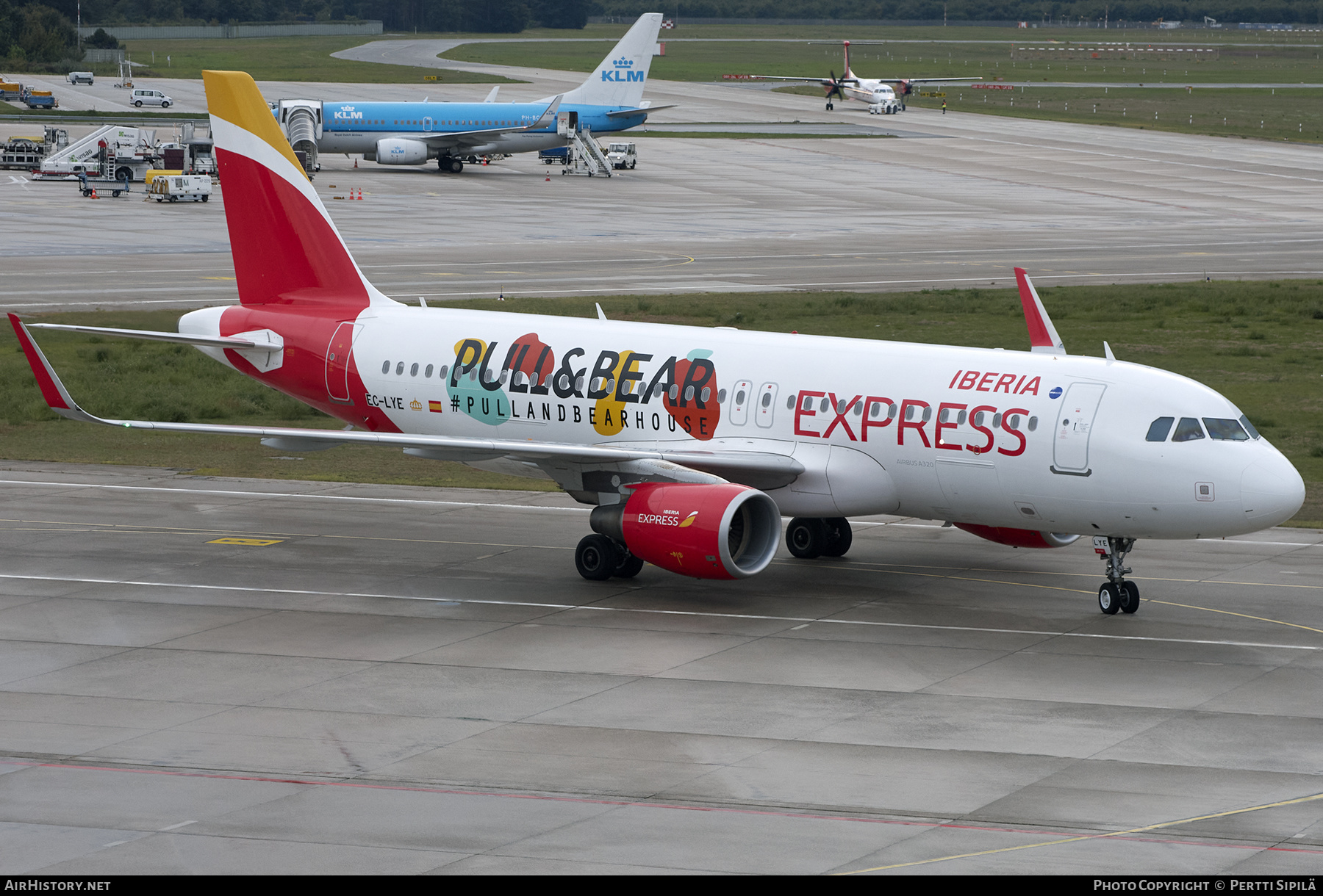 Aircraft Photo of EC-LYE | Airbus A320-216 | Iberia Express | AirHistory.net #302304