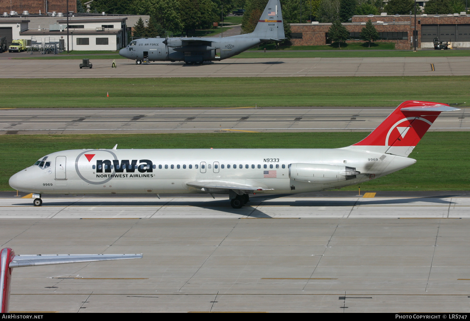 Aircraft Photo of N9333 | McDonnell Douglas DC-9-31 | Northwest Airlines | AirHistory.net #302322
