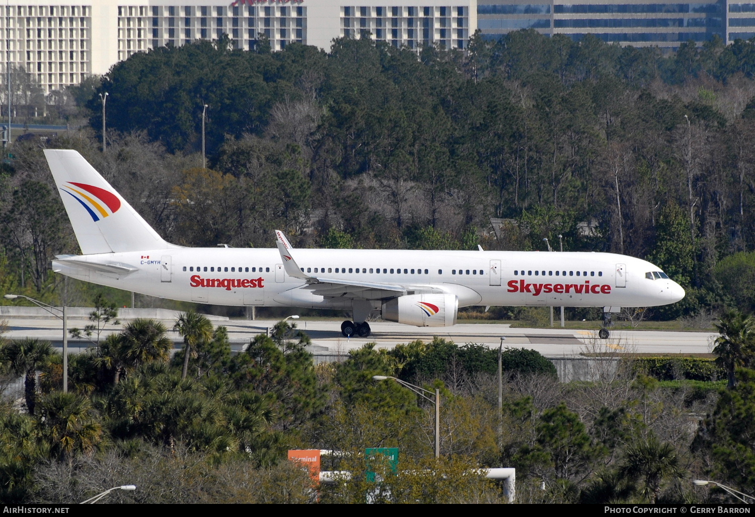 Aircraft Photo of C-GMYH | Boeing 757-236 | Skyservice Airlines | AirHistory.net #302337