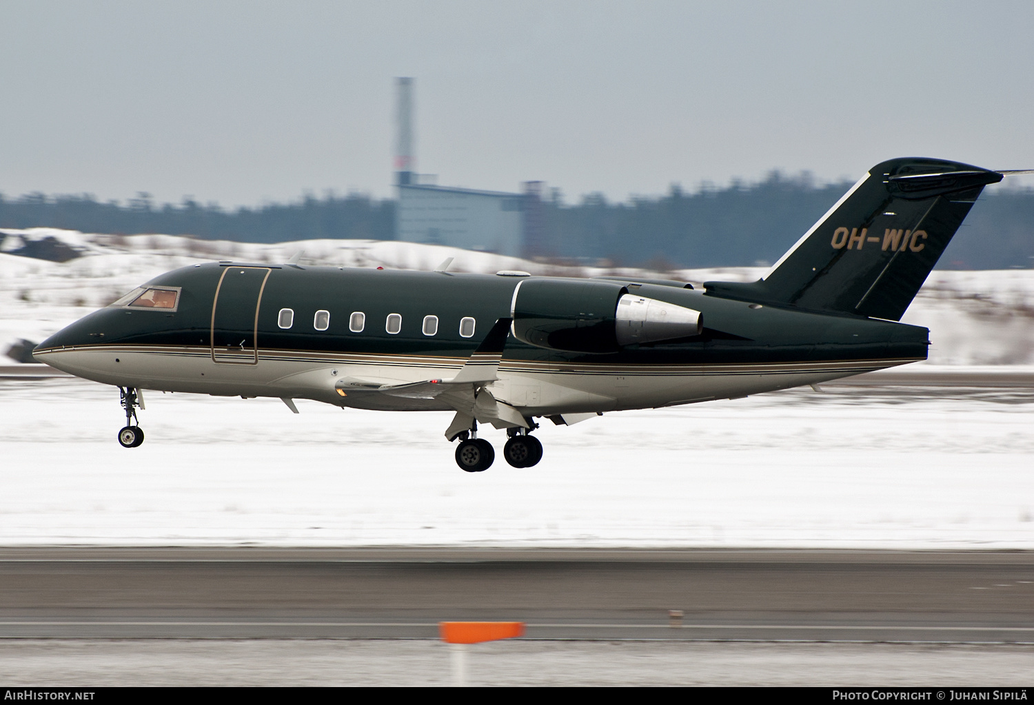Aircraft Photo of OH-WIC | Bombardier Challenger 604 (CL-600-2B16) | AirHistory.net #302525