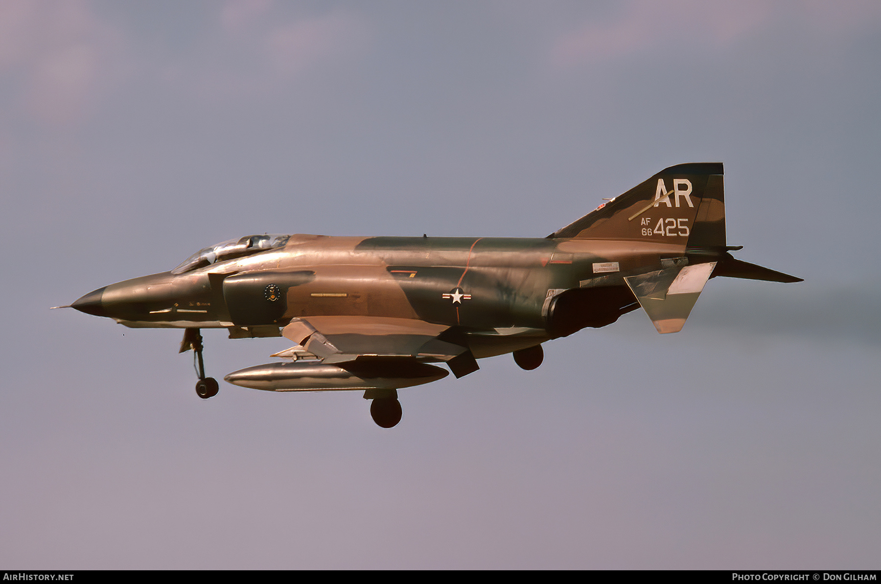Aircraft Photo of 66-0425 / AF66-425 | McDonnell Douglas RF-4C Phantom II | USA - Air Force | AirHistory.net #302647