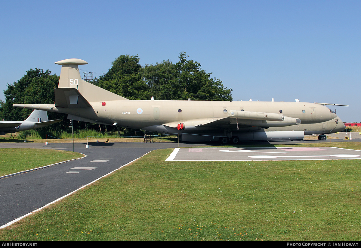 Aircraft Photo of XV250 | Hawker Siddeley HS-801 Nimrod MR.2P | UK - Air Force | AirHistory.net #302697