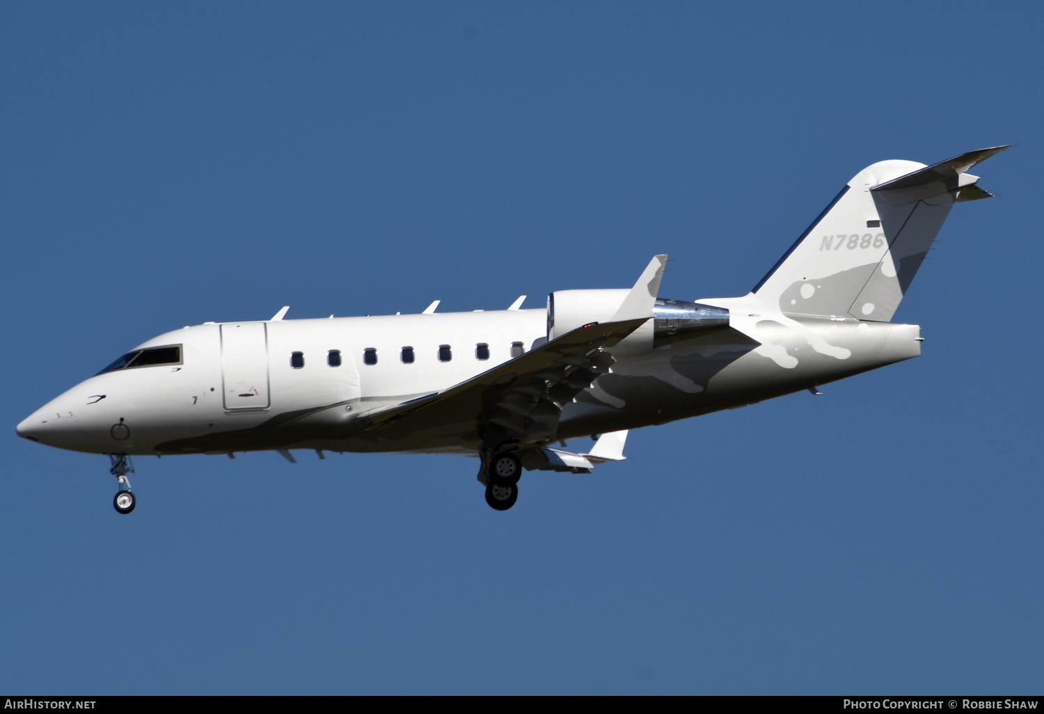 Aircraft Photo of N7886 | Bombardier Challenger 604 (CL-600-2B16) | AirHistory.net #302743