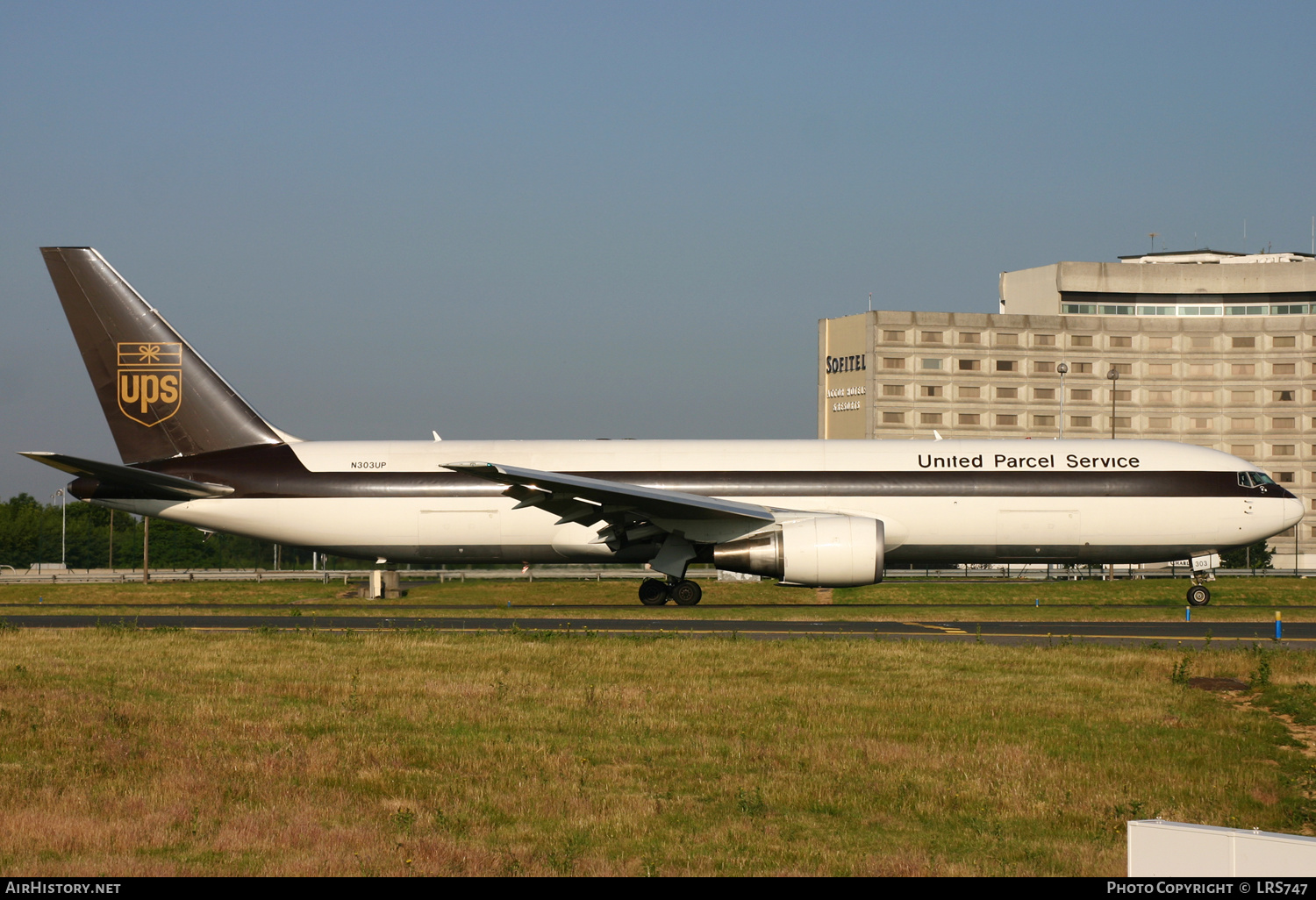 Aircraft Photo of N303UP | Boeing 767-34AF/ER | United Parcel Service - UPS | AirHistory.net #302842