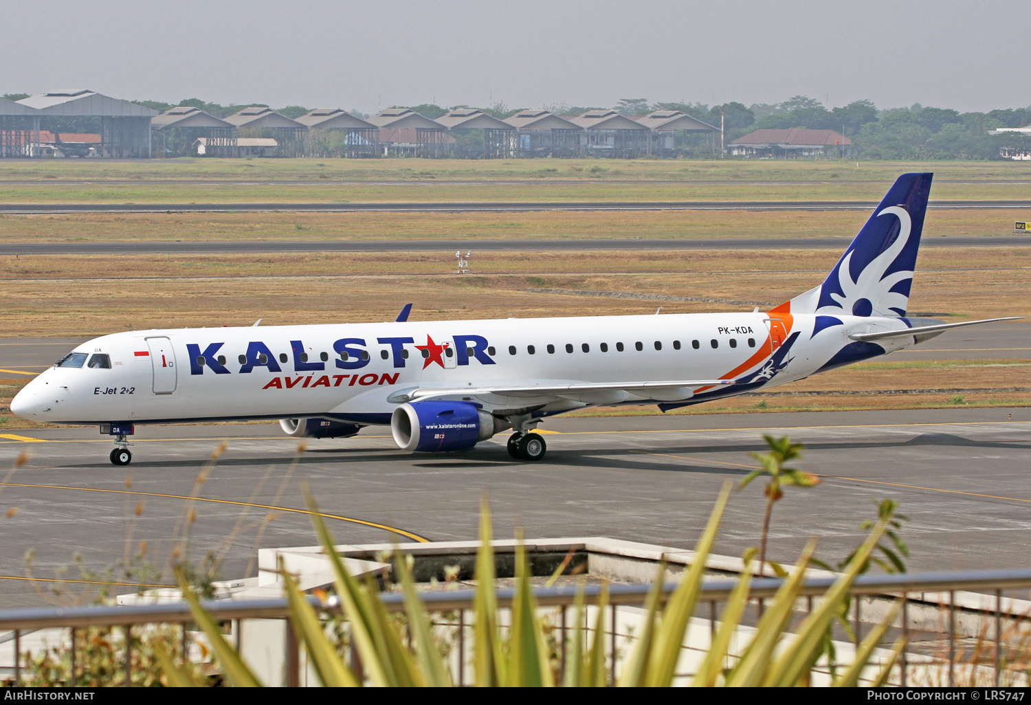 Aircraft Photo of PK-KDA | Embraer 195LR (ERJ-190-200LR) | KalStar Aviation | AirHistory.net #302862