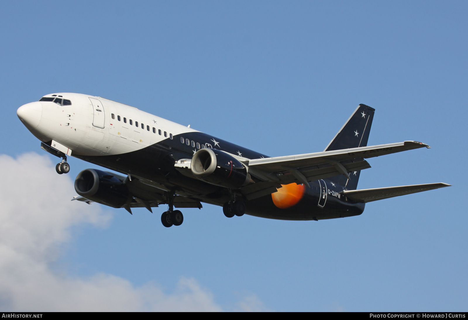 Aircraft Photo of G-ZAPW | Boeing 737-3L9(QC) | Titan Airways | AirHistory.net #303108