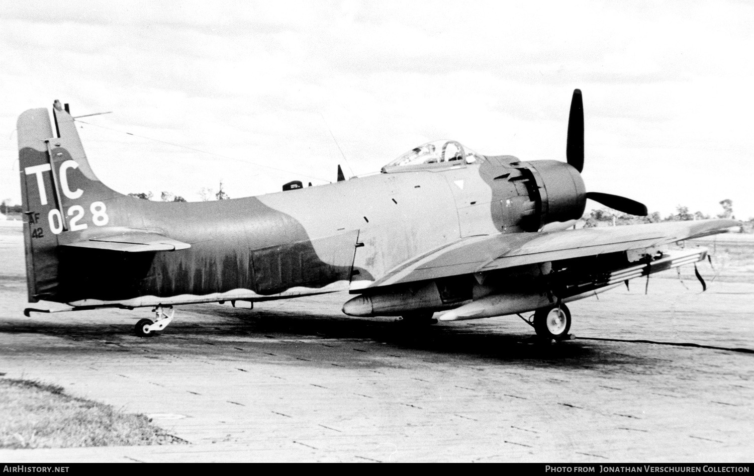 Aircraft Photo of 142028 / AF42-028 | Douglas A-1J Skyraider | USA - Air Force | AirHistory.net #303120