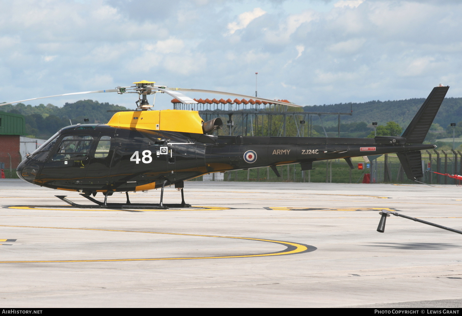 Aircraft Photo of ZJ248 | Eurocopter AS-350BB Squirrel HT2 | UK - Army | AirHistory.net #303148