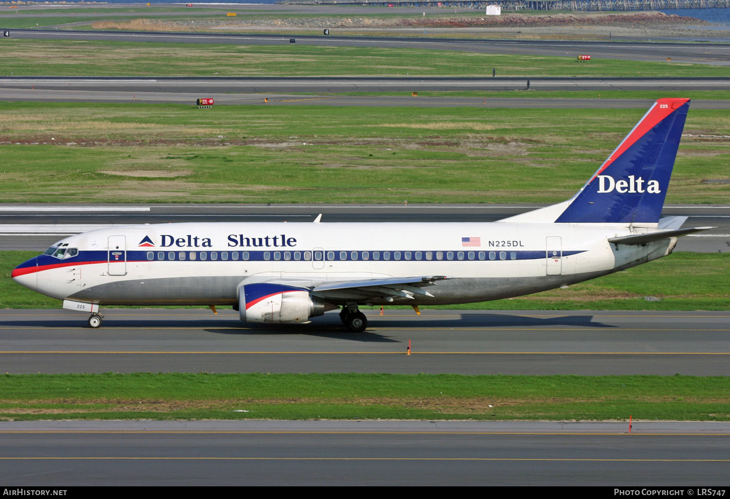 Aircraft Photo of N225DL | Boeing 737-35B | Delta Shuttle | AirHistory.net #303174