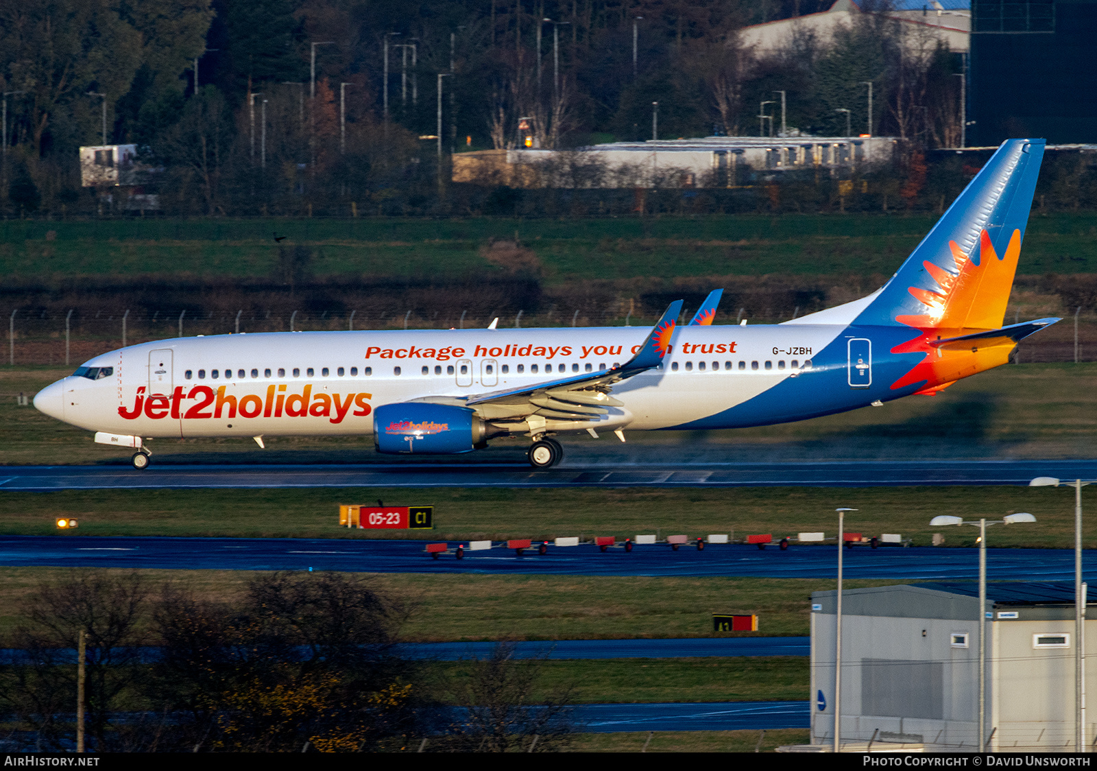 Aircraft Photo of G-JZBH | Boeing 737-800 | Jet2 Holidays | AirHistory.net #303300