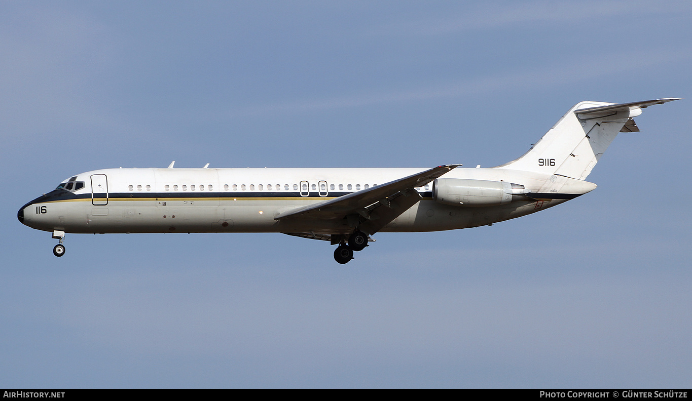 Aircraft Photo of 159116 / 9116 | McDonnell Douglas C-9B Skytrain II (DC-9-32CF) | USA - Navy | AirHistory.net #303429