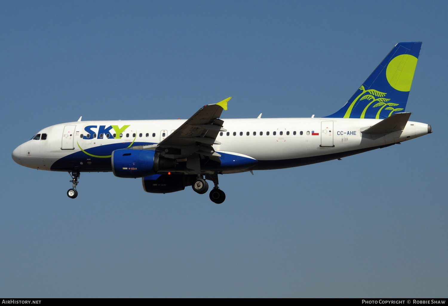 Aircraft Photo of CC-AHE | Airbus A319-111 | Sky Airline | AirHistory.net #303446