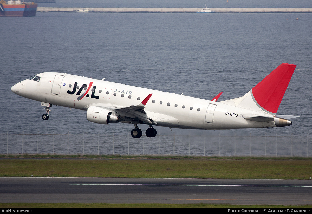 Aircraft Photo of JA217J | Embraer 170STD (ERJ-170-100STD) | Japan Airlines - JAL | AirHistory.net #303459