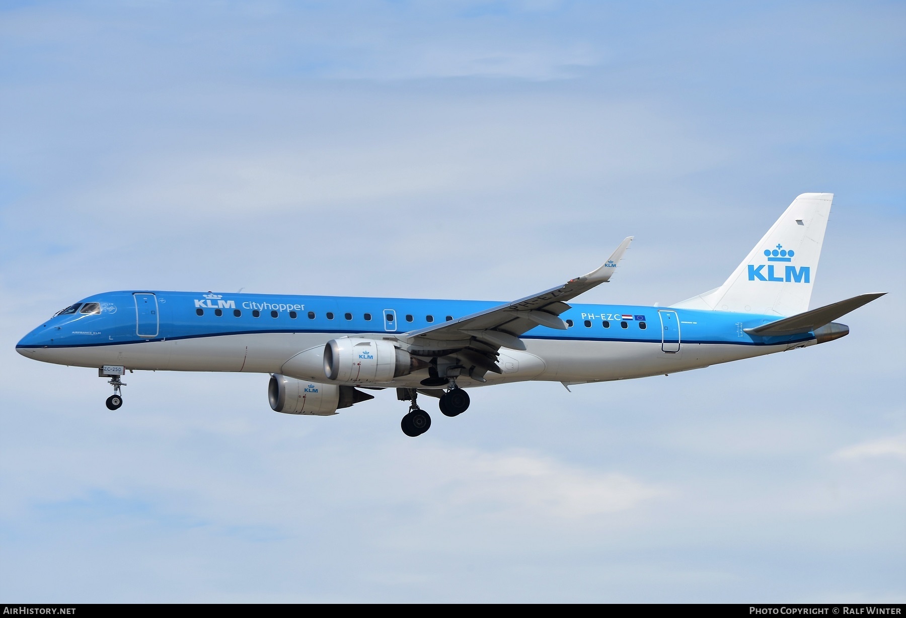 Aircraft Photo of PH-EZC | Embraer 190STD (ERJ-190-100STD) | KLM Cityhopper | AirHistory.net #303464