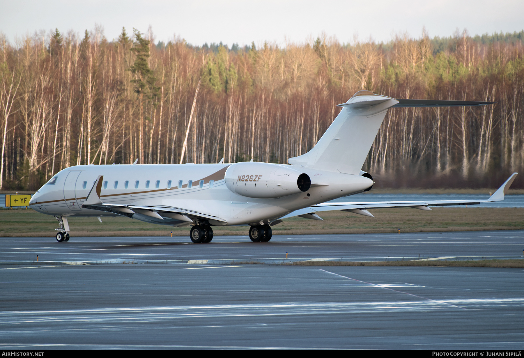 Aircraft Photo of N826ZF | Bombardier Global 6000 (BD-700-1A10) | AirHistory.net #303700