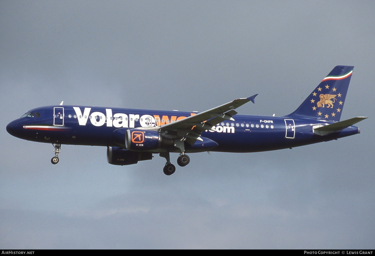 Aircraft Photo of F-OHFR | Airbus A320-212 | Volareweb | AirHistory.net #303753