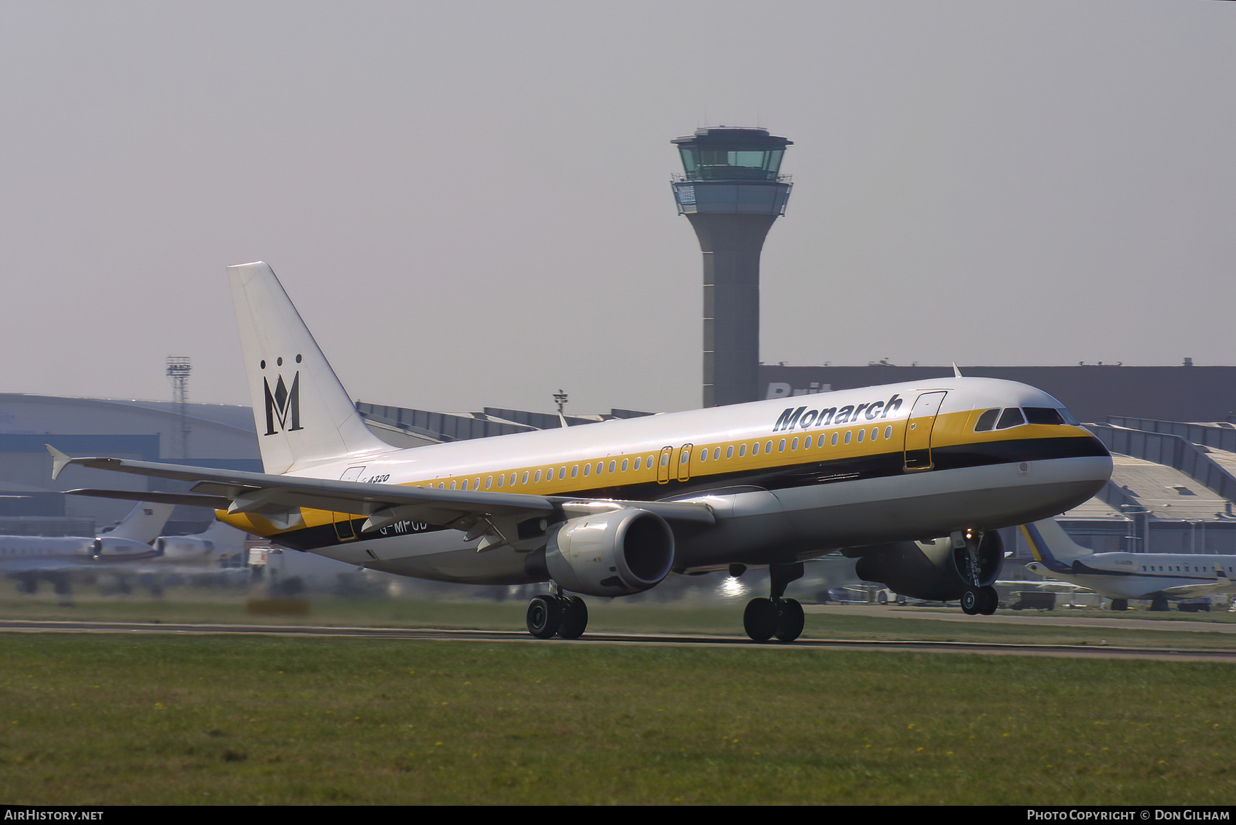 Aircraft Photo of G-MPCD | Airbus A320-212 | Monarch Airlines | AirHistory.net #303761