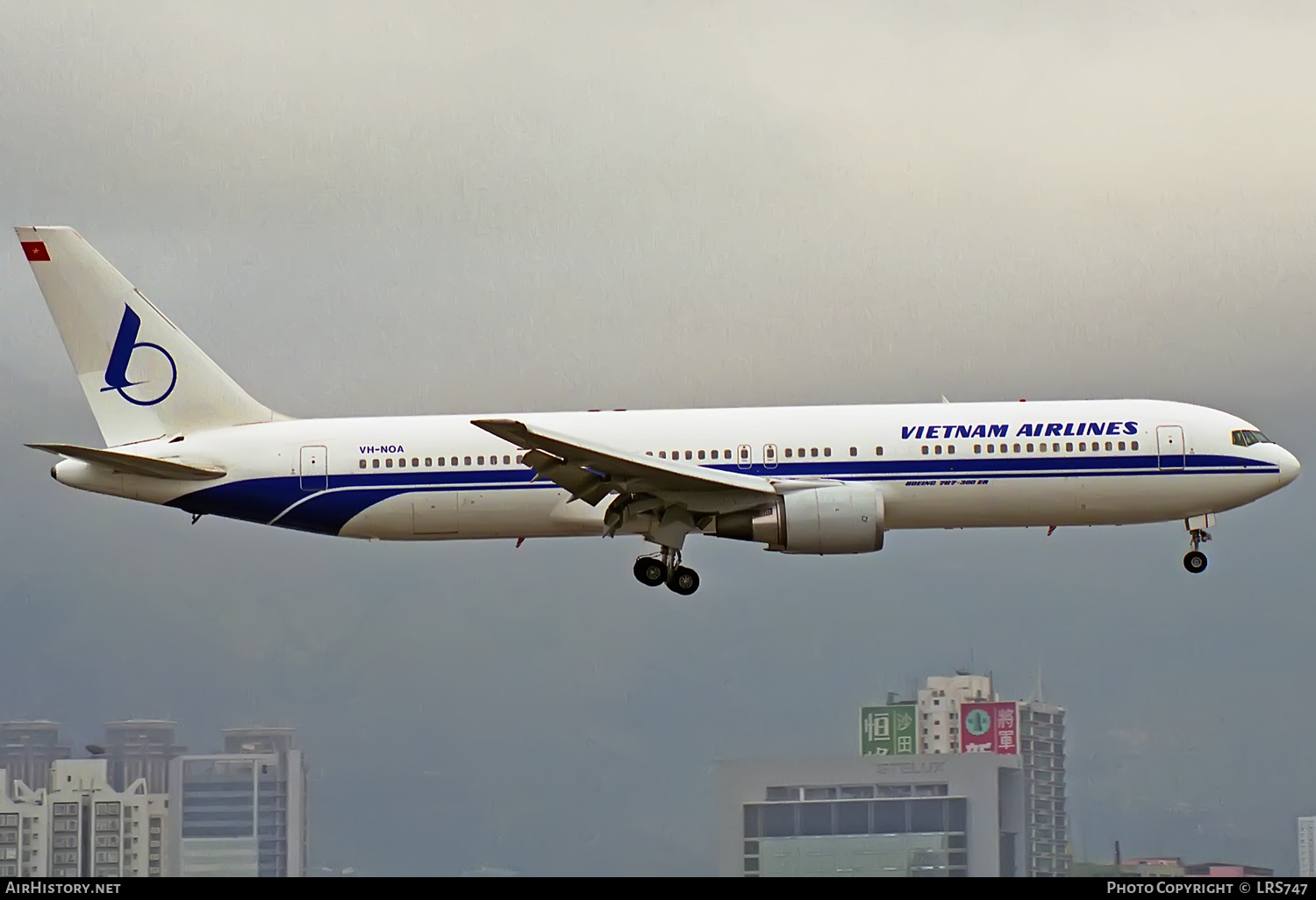 Aircraft Photo of VH-NOA | Boeing 767-33A/ER | Vietnam Airlines | AirHistory.net #303813