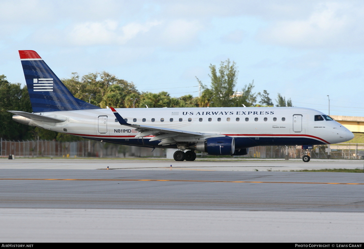 Aircraft Photo of N811MD | Embraer 170SU (ERJ-170-100SU) | US Airways Express | AirHistory.net #303931