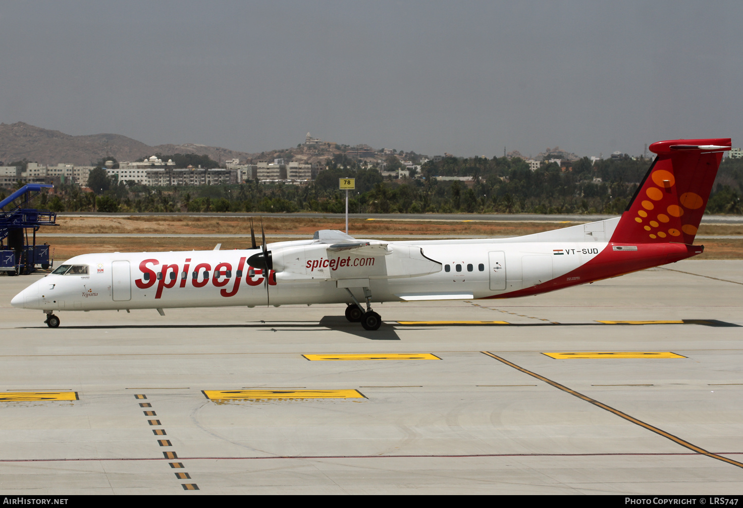 Aircraft Photo of VT-SUD | Bombardier DHC-8-402 Dash 8 | SpiceJet | AirHistory.net #304001