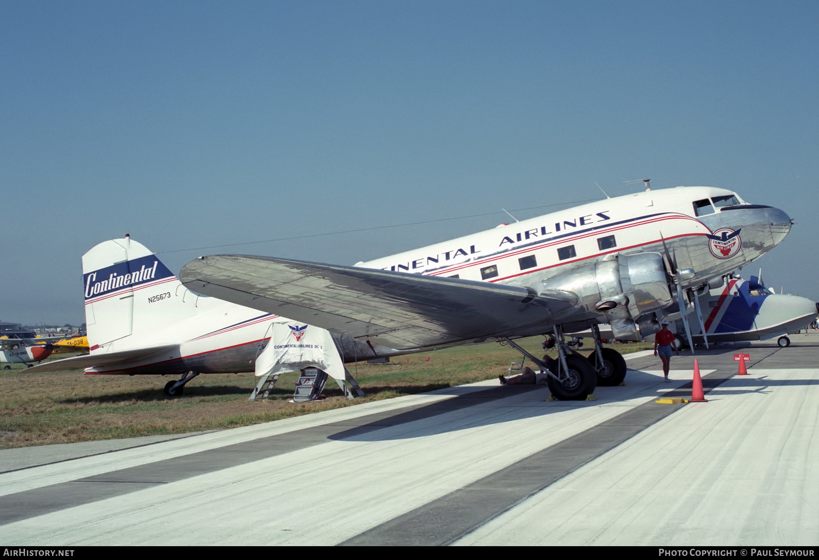 Aircraft Photo of N25673 | Douglas DC-3(A) | Continental Airlines | AirHistory.net #304101