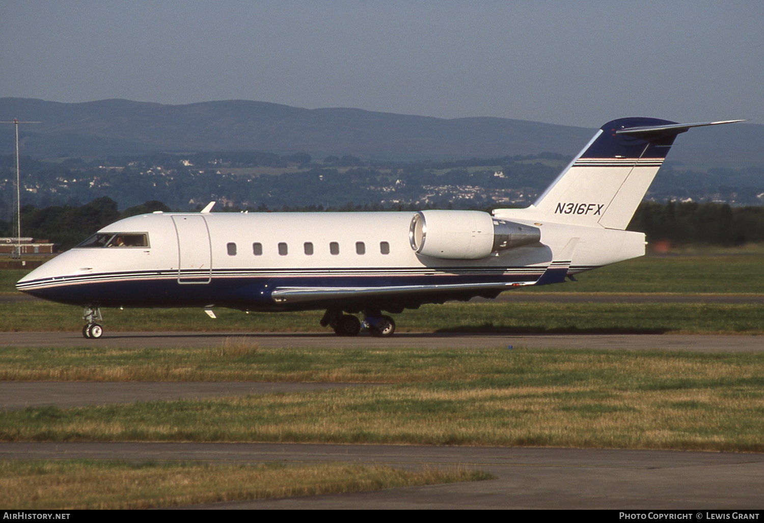 Aircraft Photo of N316FX | Bombardier Challenger 604 (CL-600-2B16) | AirHistory.net #304109