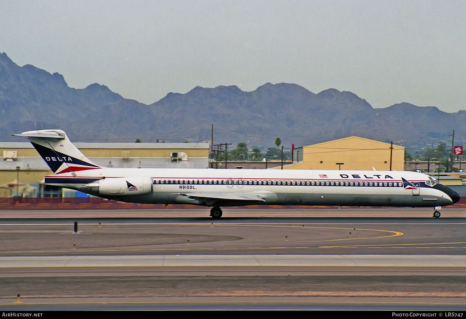 Aircraft Photo of N915DL | McDonnell Douglas MD-88 | Delta Air Lines | AirHistory.net #304113