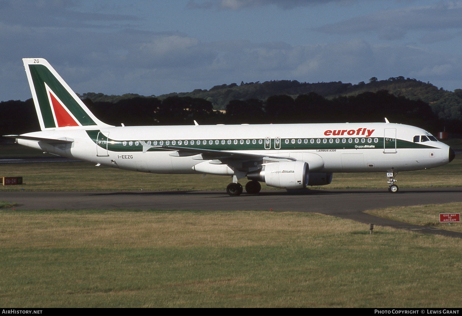 Aircraft Photo of I-EEZG | Airbus A320-214 | Eurofly | AirHistory.net #304119