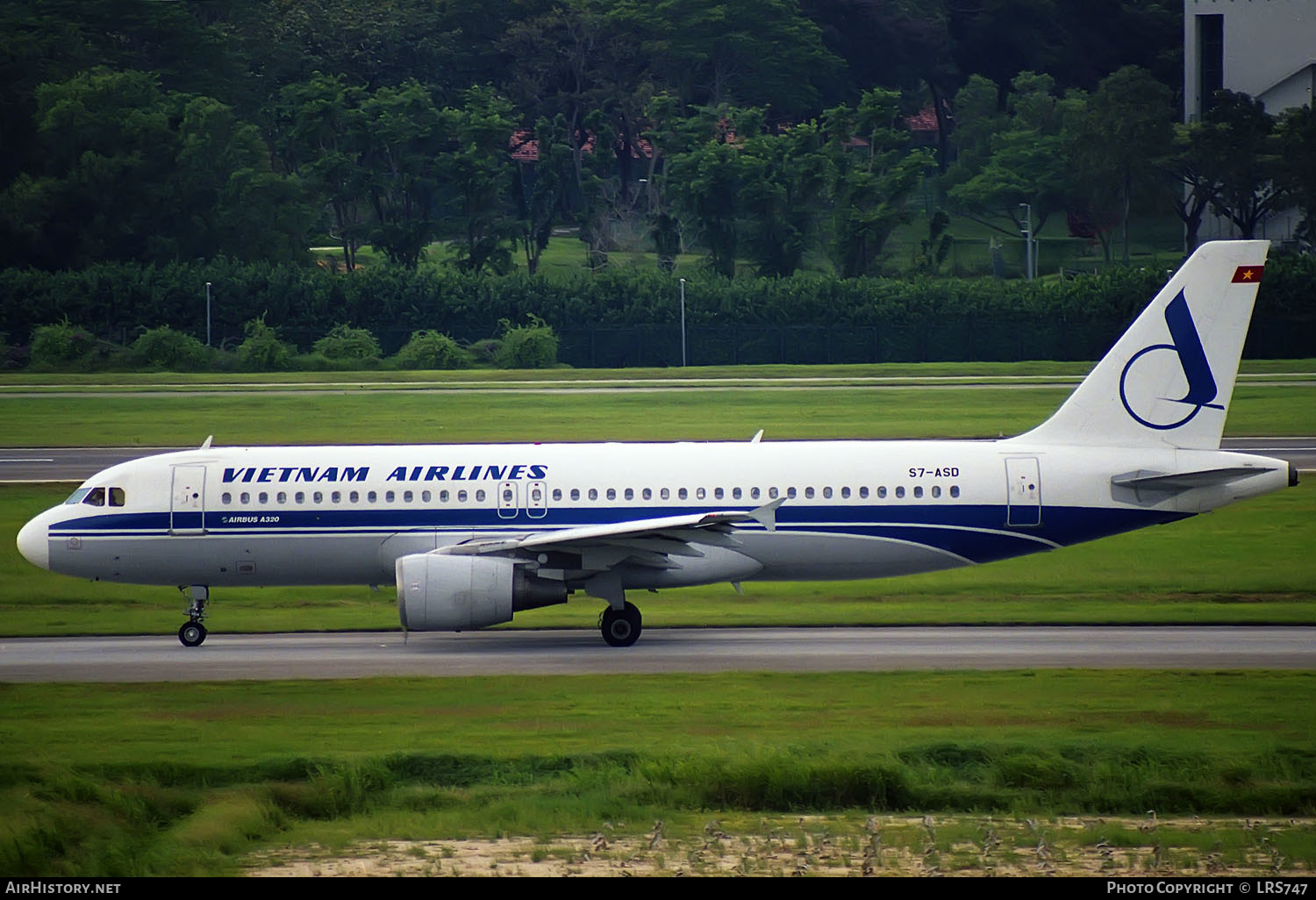 Aircraft Photo of S7-ASD | Airbus A320-214 | Vietnam Airlines | AirHistory.net #304153