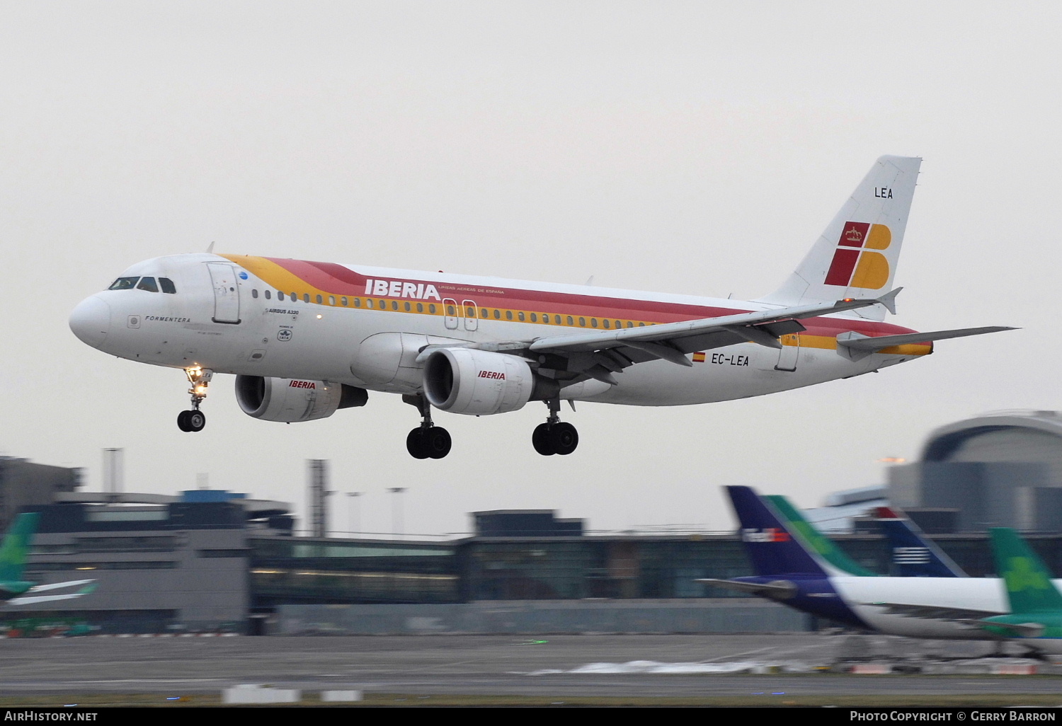 Aircraft Photo of EC-LEA | Airbus A320-214 | Iberia | AirHistory.net #304183