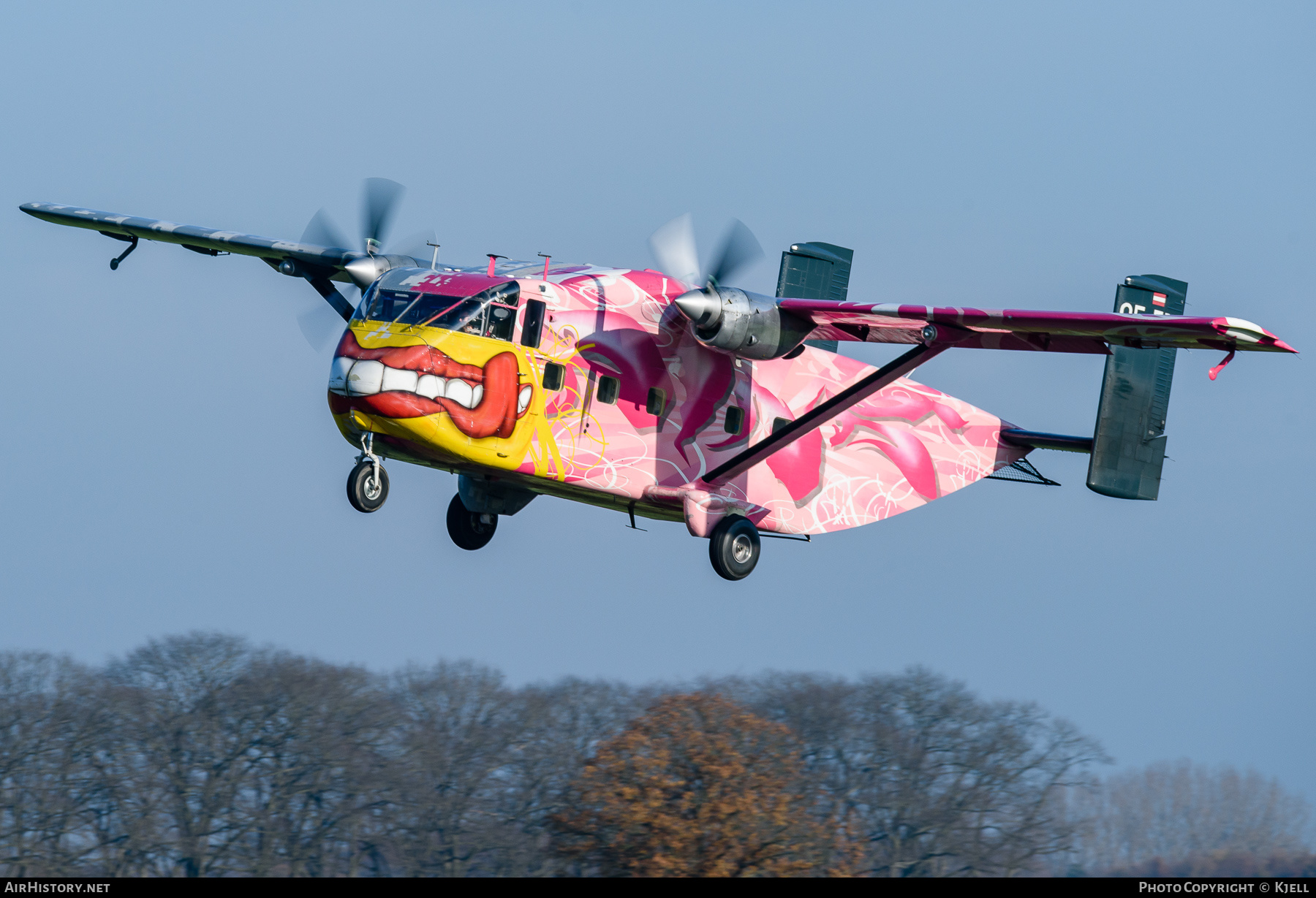 Aircraft Photo of OE-FDN | Short SC.7 Skyvan 3M-400 | Pink Aviation Services | AirHistory.net #304263