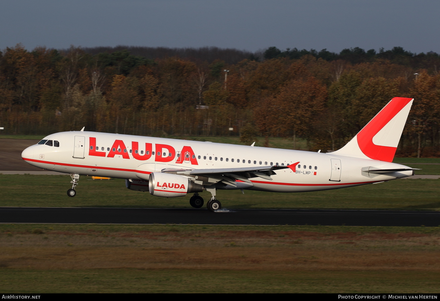 Aircraft Photo of 9H-LMP | Airbus A320-214 | Lauda | AirHistory.net #304274