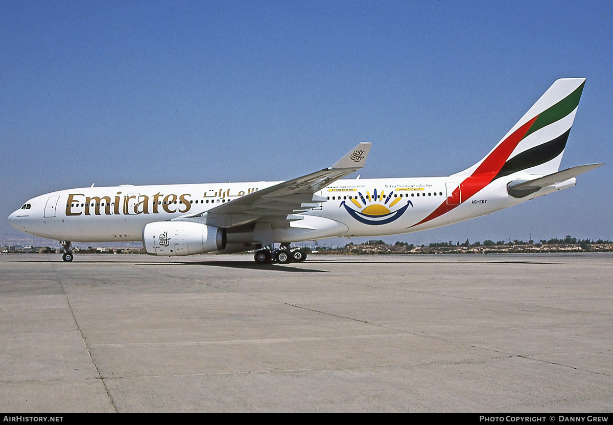 Aircraft Photo of A6-EKY | Airbus A330-243 | Emirates | AirHistory.net #304369
