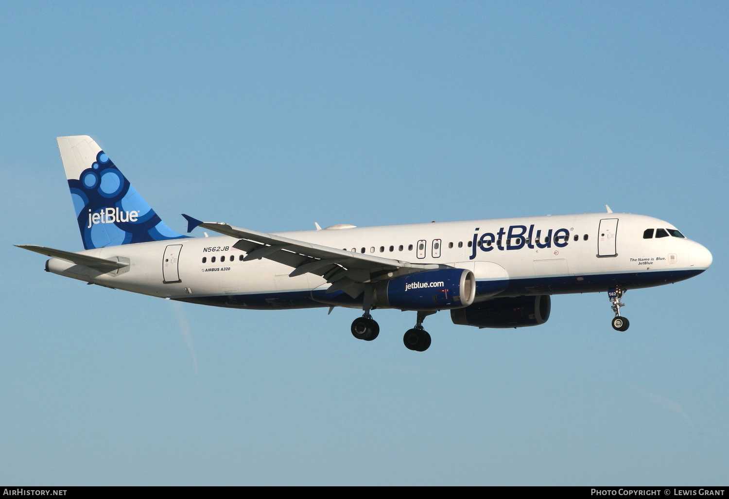 Aircraft Photo of N562JB | Airbus A320-232 | JetBlue Airways | AirHistory.net #304618
