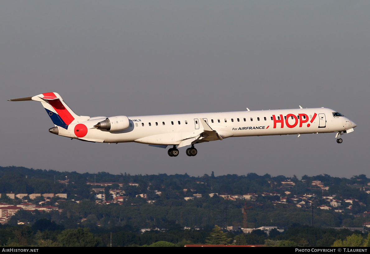 Aircraft Photo of F-HMLN | Bombardier CRJ-1000EL NG (CL-600-2E25) | Hop! | AirHistory.net #304794