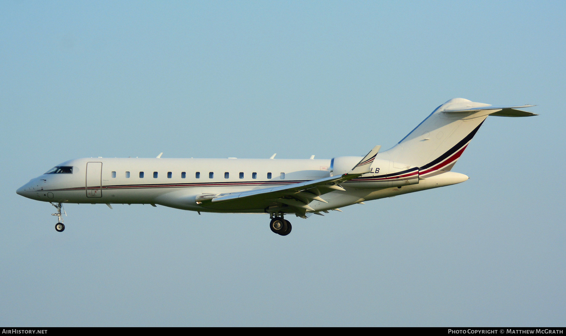 Aircraft Photo of CS-GLB | Bombardier Global 6000 (BD-700-1A10) | AirHistory.net #304802