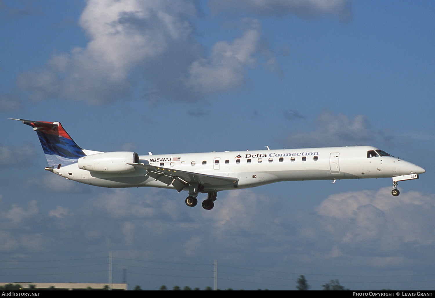 Aircraft Photo of N854MJ | Embraer ERJ-145LR (EMB-145LR) | Delta Connection | AirHistory.net #304823