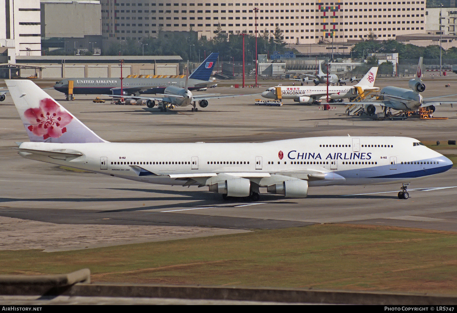 Aircraft Photo of B-162 | Boeing 747-409 | China Airlines | AirHistory.net #304855