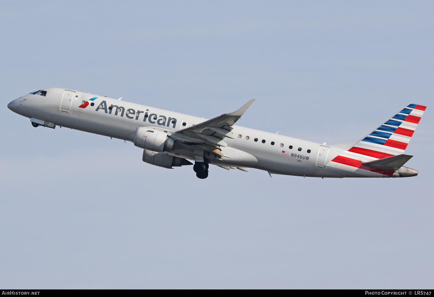 Aircraft Photo of N946UW | Embraer 190AR (ERJ-190-100IGW) | American Airlines | AirHistory.net #304931