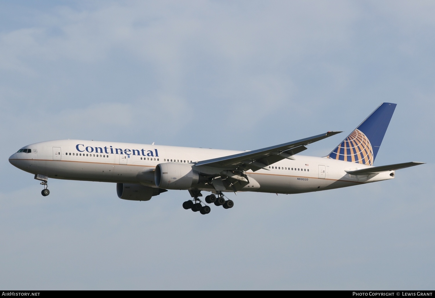 Aircraft Photo of N69020 | Boeing 777-224/ER | Continental Airlines | AirHistory.net #305033