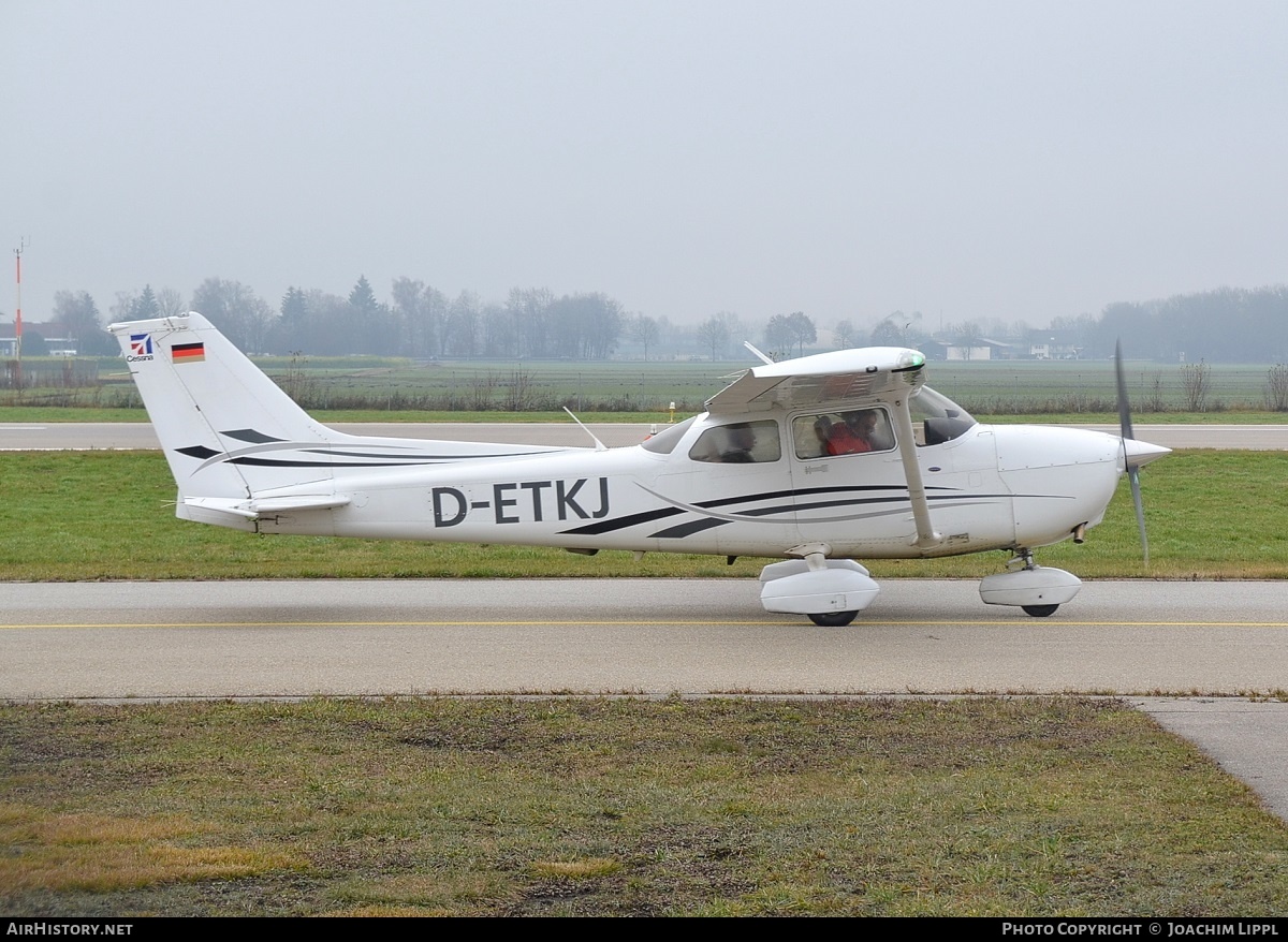 Aircraft Photo of D-ETKJ | Cessna 172S Skyhawk | AirHistory.net #305176