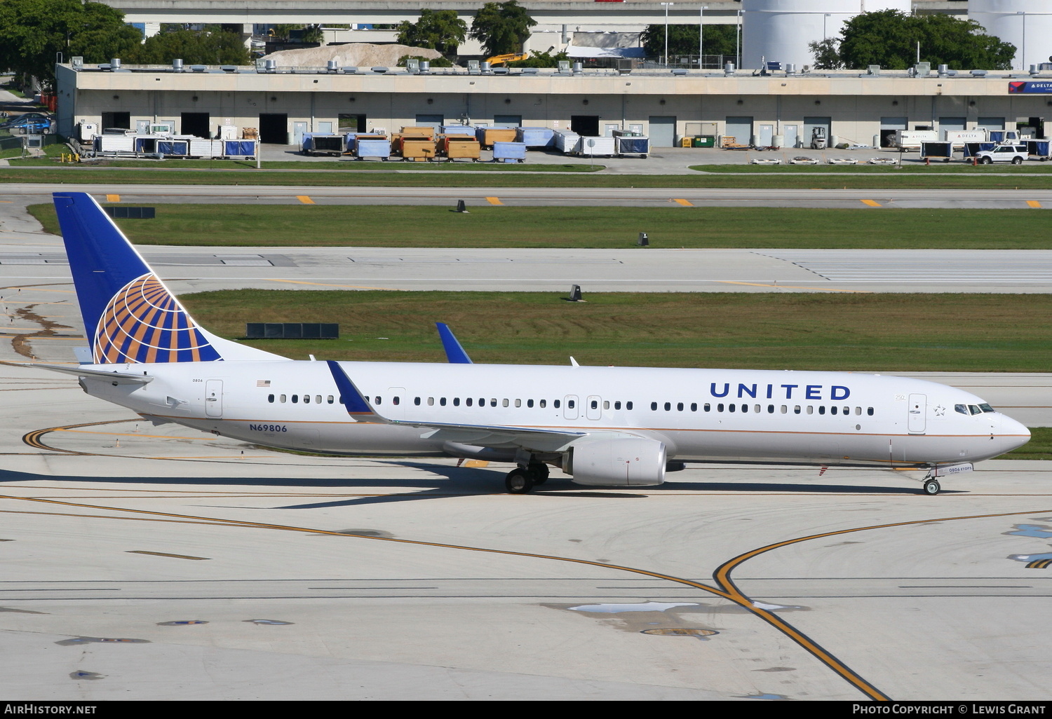 Aircraft Photo of N69806 | Boeing 737-924/ER | United Airlines | AirHistory.net #305207