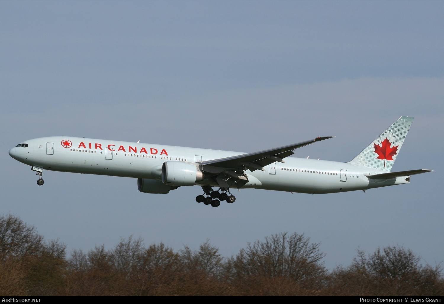 Aircraft Photo of C-FITU | Boeing 777-333/ER | Air Canada | AirHistory.net #305276