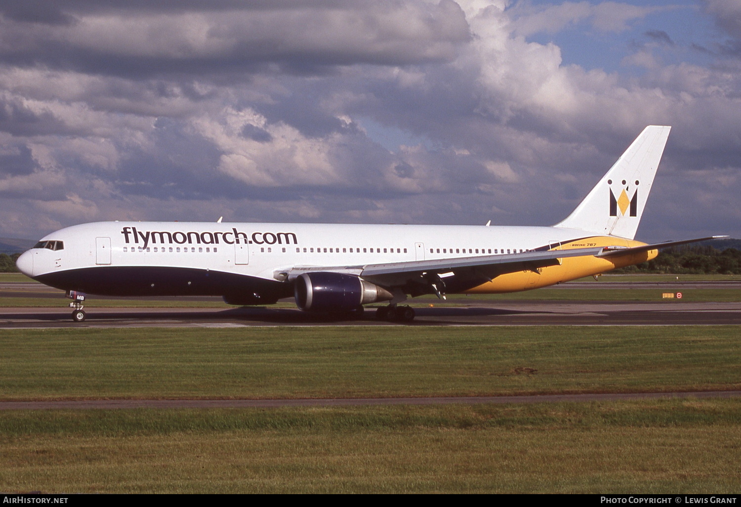 Aircraft Photo of G-DIMB | Boeing 767-31K/ER | Monarch Airlines | AirHistory.net #305278
