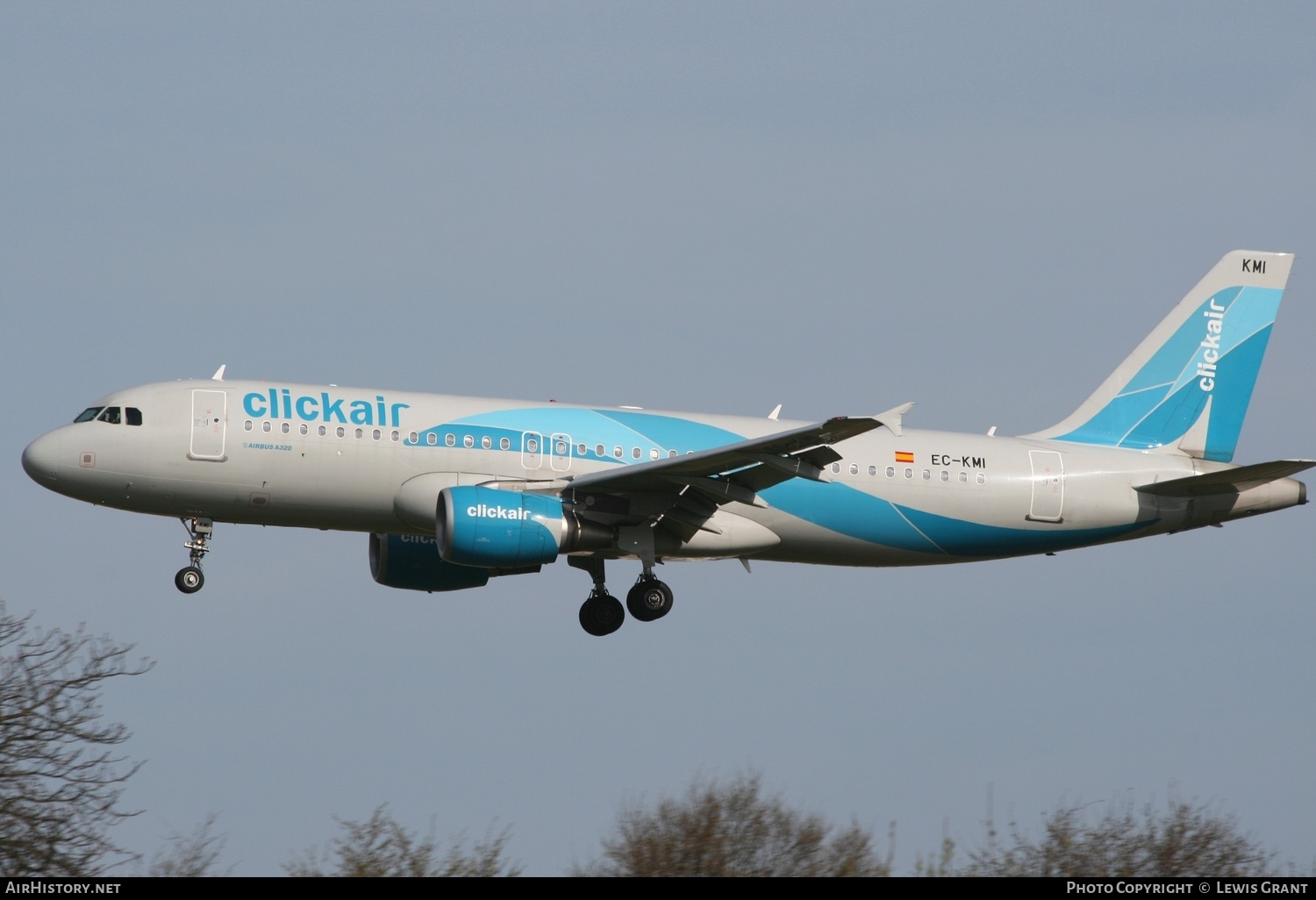 Aircraft Photo of EC-KMI | Airbus A320-216 | Clickair | AirHistory.net #305280