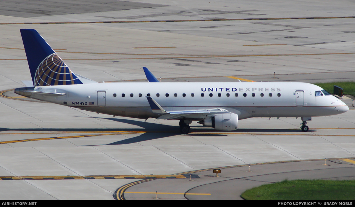 Aircraft Photo of N744YX | Embraer 175LR (ERJ-170-200LR) | United Express | AirHistory.net #305315