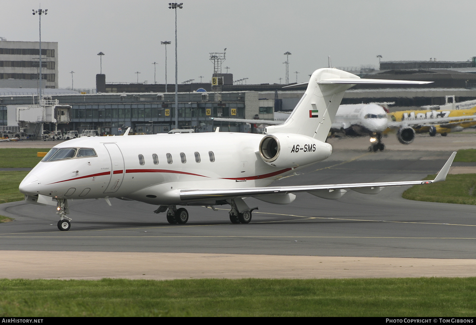 Aircraft Photo of A6-SMS | Bombardier Challenger 300 (BD-100-1A10) | AirHistory.net #305454