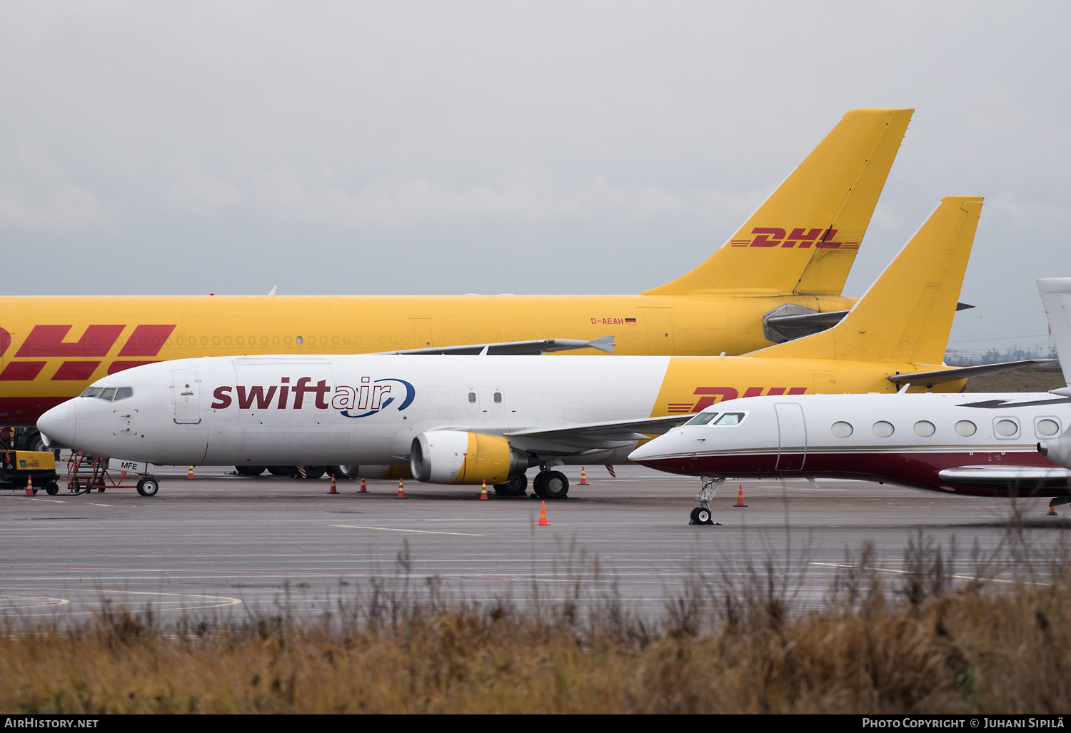 Aircraft Photo of EC-MFE | Boeing 737-476(SF) | Swiftair | AirHistory.net #305501