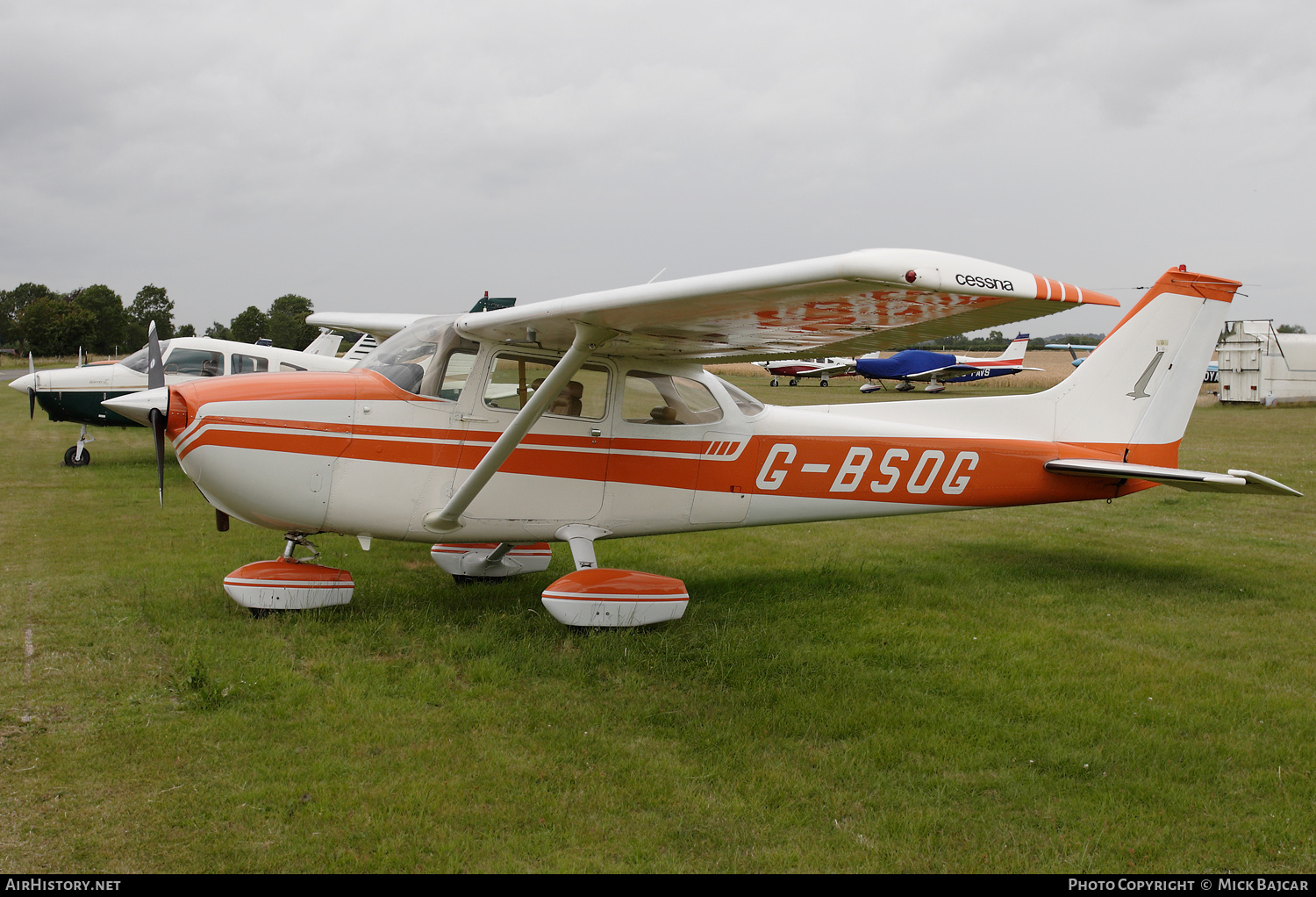Aircraft Photo of G-BSOG | Cessna 172M Skyhawk | AirHistory.net #305520